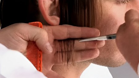 Men's haircut - Cut with tension in your finger
