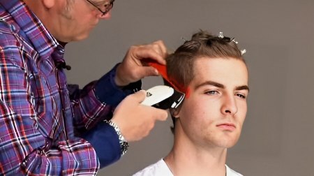 Short men's hair cut - Clipper-over-comb cutting