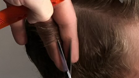 Short men's hair cut - Maintain square finger angle