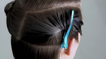 How to cut a short uniform layer hairstyle Video available How to cut a short uniform layer hairstyle Video available