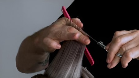 Uniform layer haircut - Create length in the front