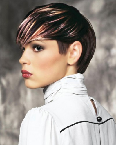 short hair with contrasting hair colors