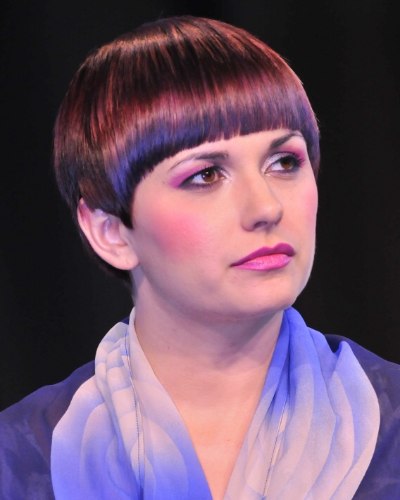 Sleek short hair with a fringe