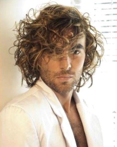 Long hairstyle with scrunching for fashion conscious men