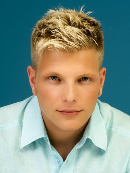 Short and trendy men's hair