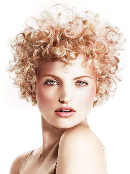 Short hairstyle with curls of varying densities