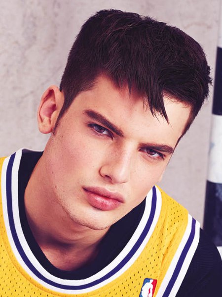 Sporty men's hairstyle with a short fringe