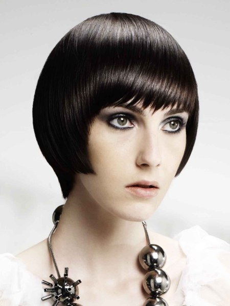 Short hair with a point cut fringe and smooth styling