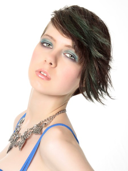 Short hairstyle with a dynamic fringe
