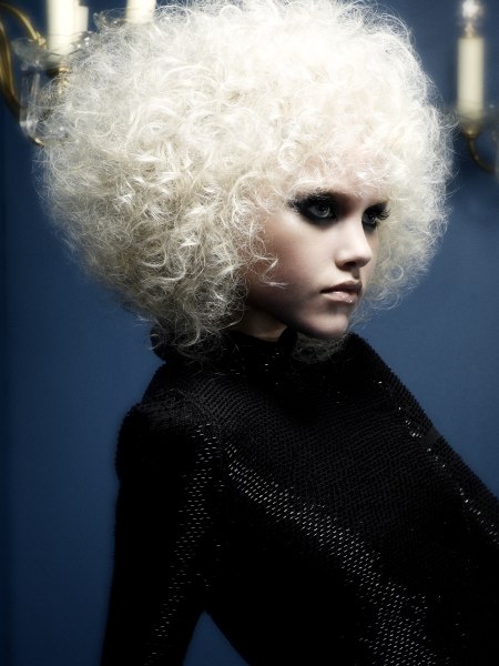 Afro hairstyle for platinum blonde hair