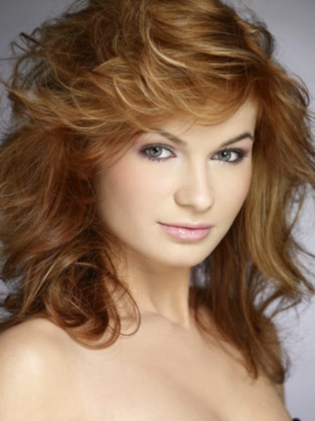 Long hair with volume for a Bonnie Tyler look