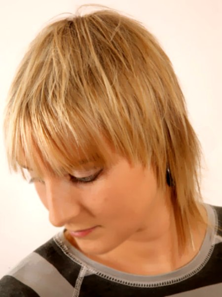 Short hairstyle with structure