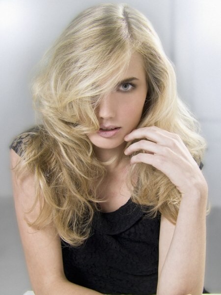 Fluffed-up style for long blonde hair