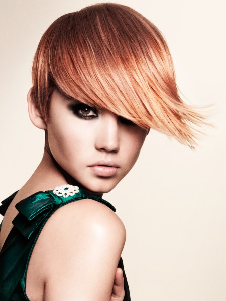 Short hair with a teardrop-shaped fringe