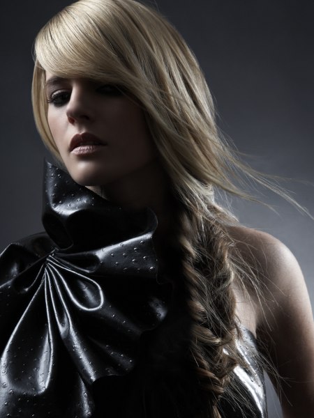 Large fishnet braid placed over the shoulder