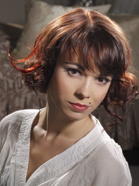 Short hair with contrasting colors and a roll-up effect
