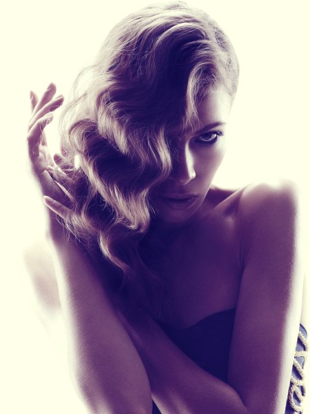1940s-inspired hair with classic finger waves