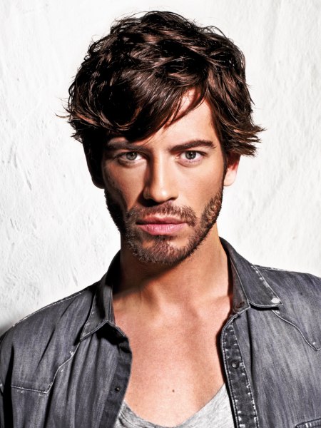 Men's hairstyle with the ears half covered