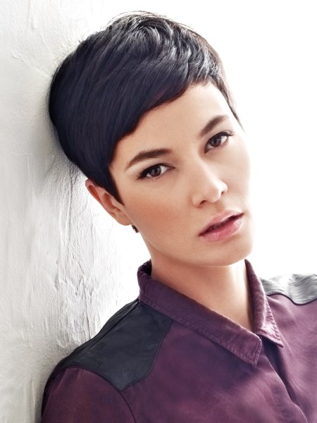 Fresh short hairstyle for summer