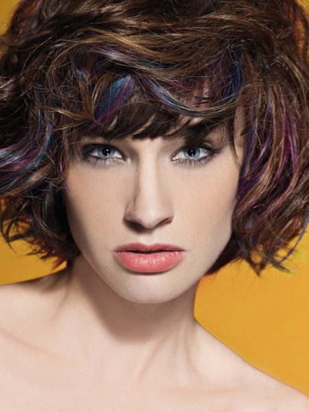 Shake-and-go hairstyle with streaks