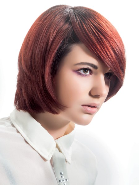 Shirt collar-length hairstyle for women - Side view