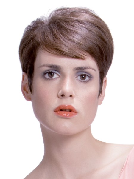Tidy and low maintenance short hairstyle for women