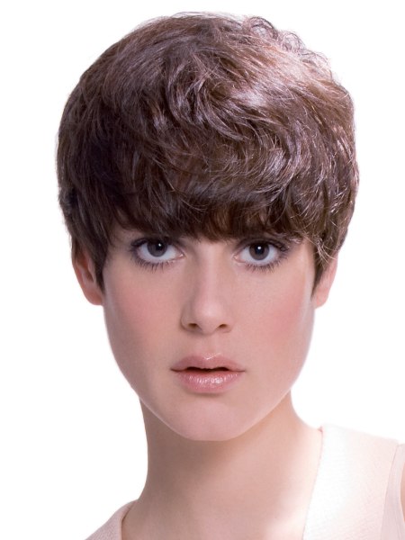 Short and neat summer haircuts for men and women