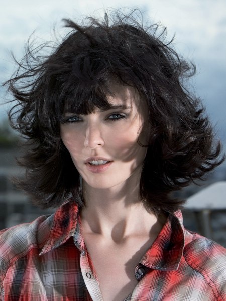 Feminine midlength haircut with layers