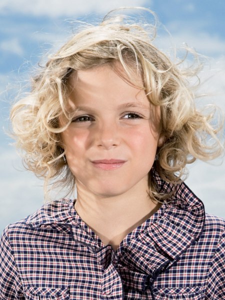 Hairstyle with blonde curls for little girls