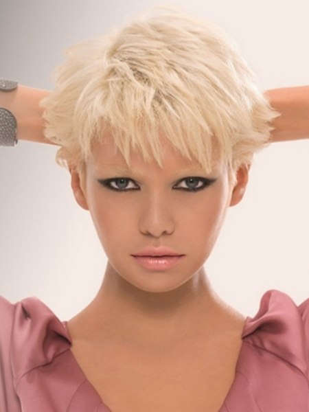 Versatile short crop haircut for women