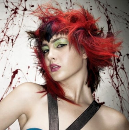 Hair with red and fuchsia hues