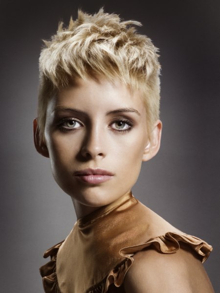 Gamine-short hairstyle with supershort sides