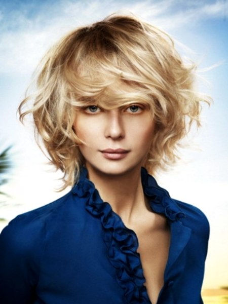 Blonde over the collar hairstyle