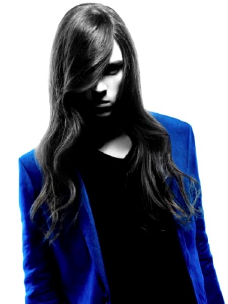 Mid-chest long hairstyle for men
