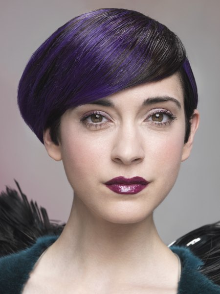 Hairstyles with daring lines and colors that stand out against natural