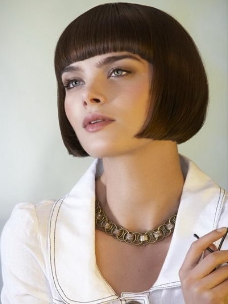 Smooth short bob with a shorter back