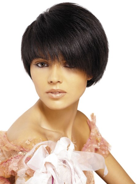 Malwina Ratajczak - Smooth short hair with a curved fringe