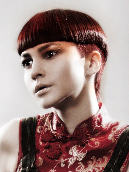 Thrilling short hair with a blend of colors