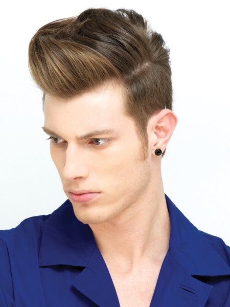 Men's hair with a retro quiff