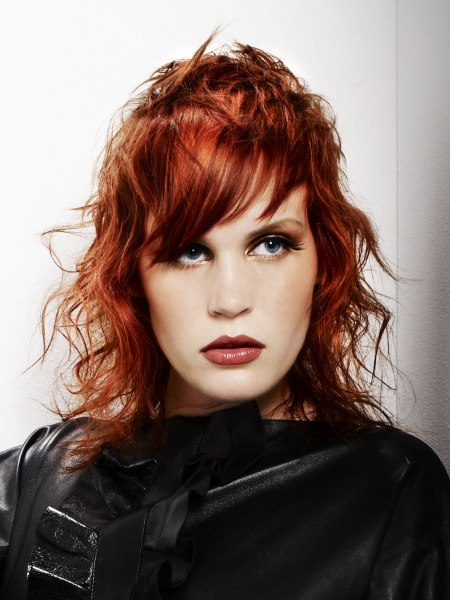 Medium-long redhead hair with varying lengths