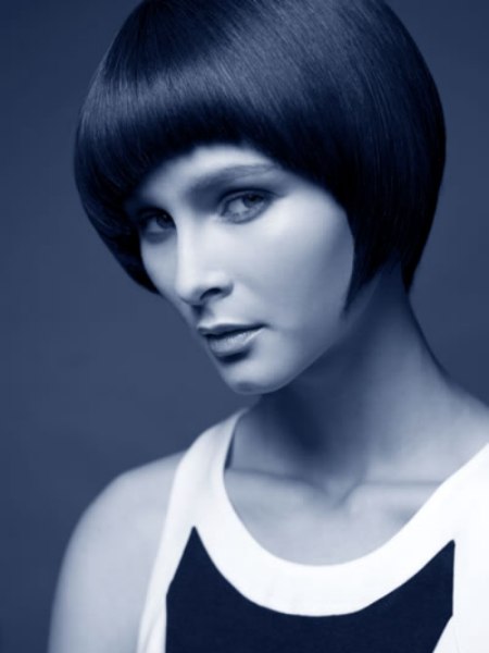 Glossy straight bob that clings to the face and neck