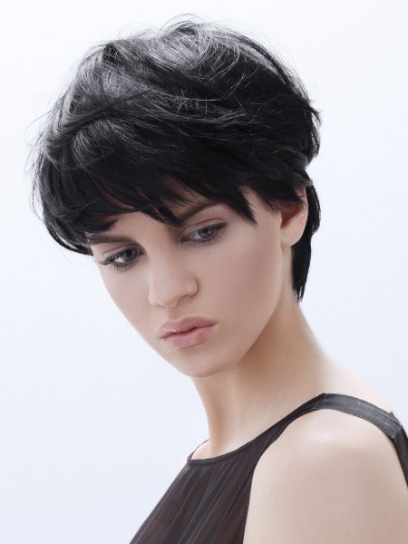 Short hairstyle with a jagged fringe