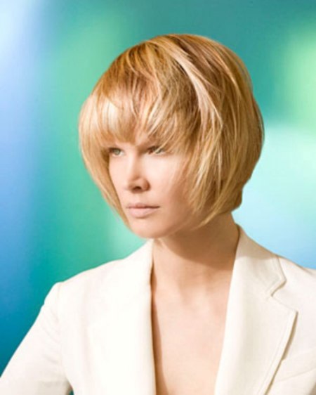 Swing hairstyle with longer forward lengths that frame the face