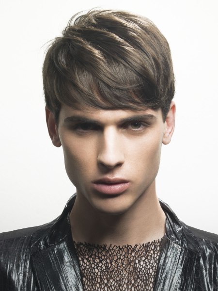 Short men's hair with soft waves