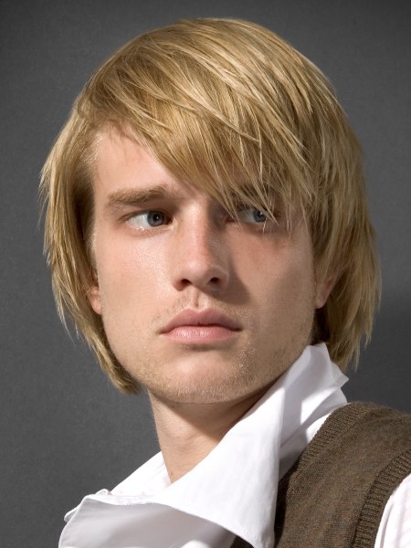 Longer hairstyle with textured ends for men
