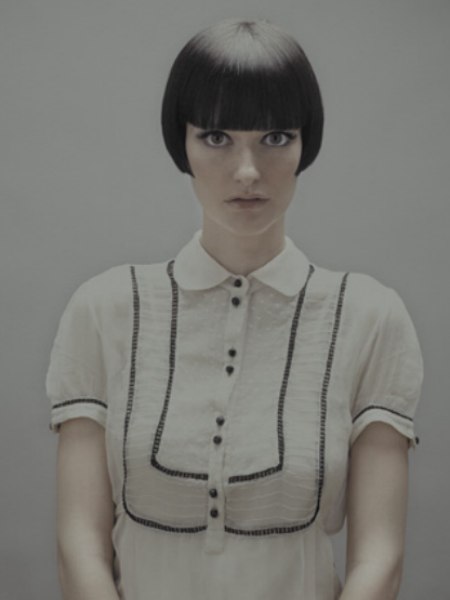 Short cheekbone length bob haircut with blunt lines