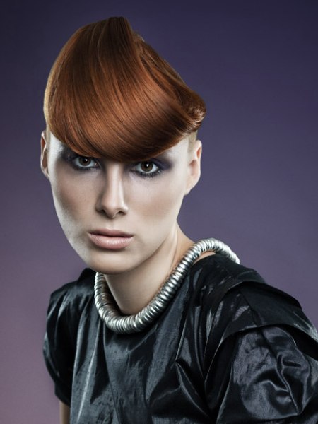 Cubist hairstyle with a triangular shape