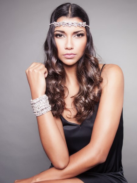 Headpiece with a chain of crystals