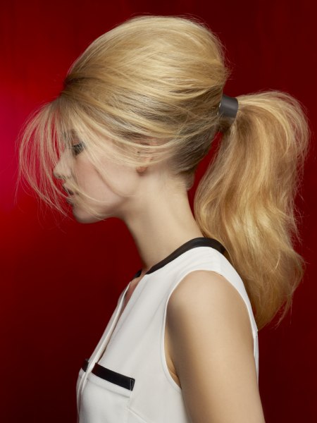 Long and high ponytail with a clasp