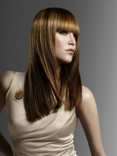 Hair coloring with harmonic highlights